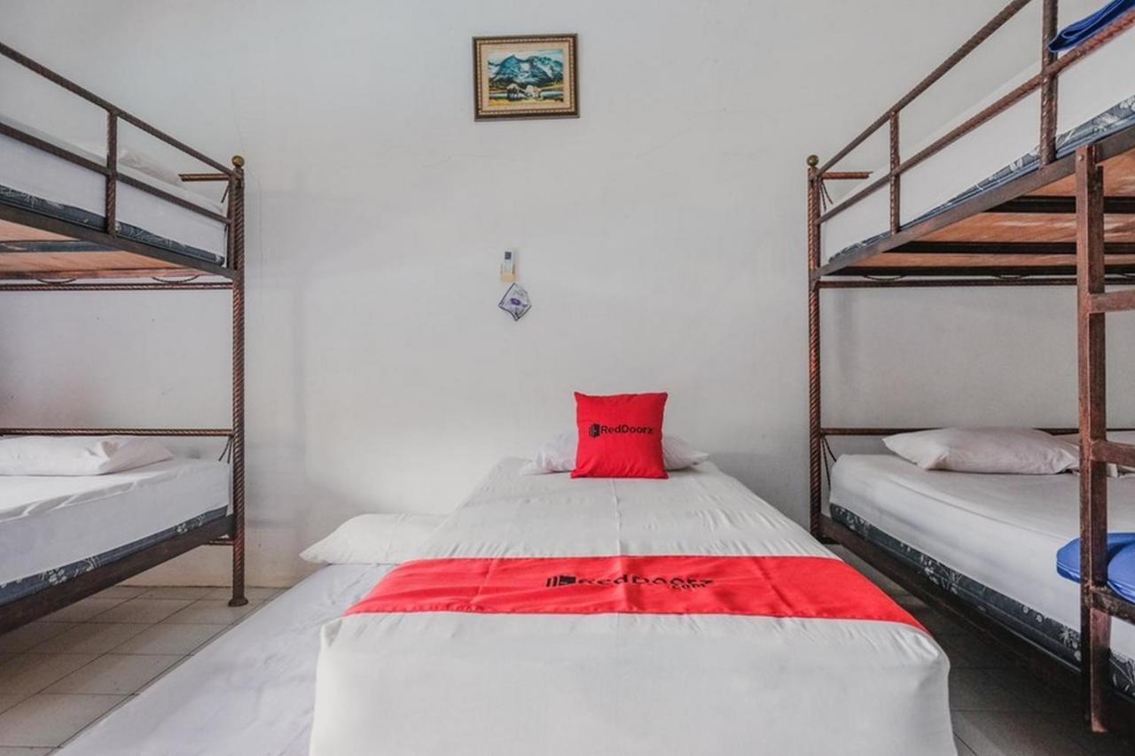 فندق سيرانغفي  Reddoorz Near Pantai Florida Anyer المظهر الخارجي الصورة