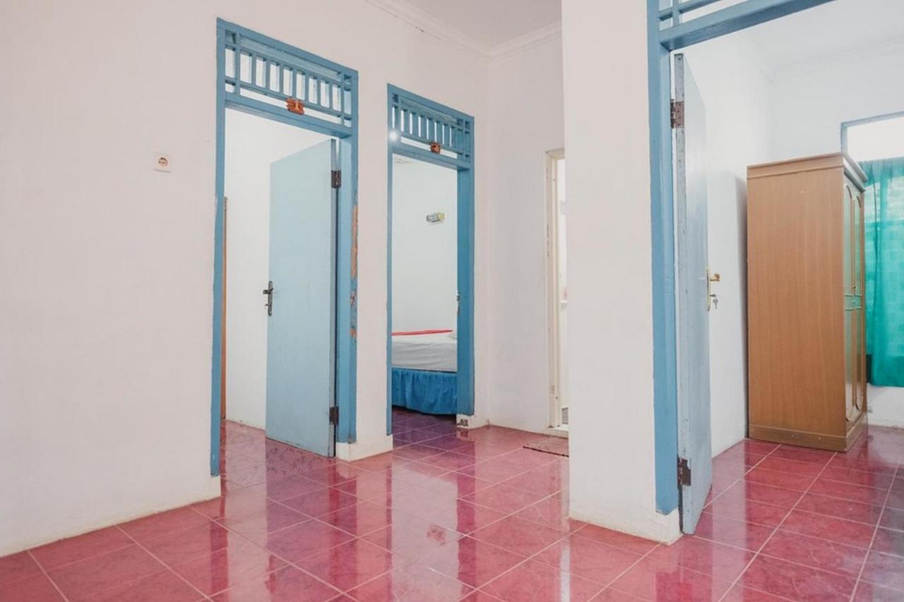 فندق سيرانغفي  Reddoorz Near Pantai Florida Anyer المظهر الخارجي الصورة