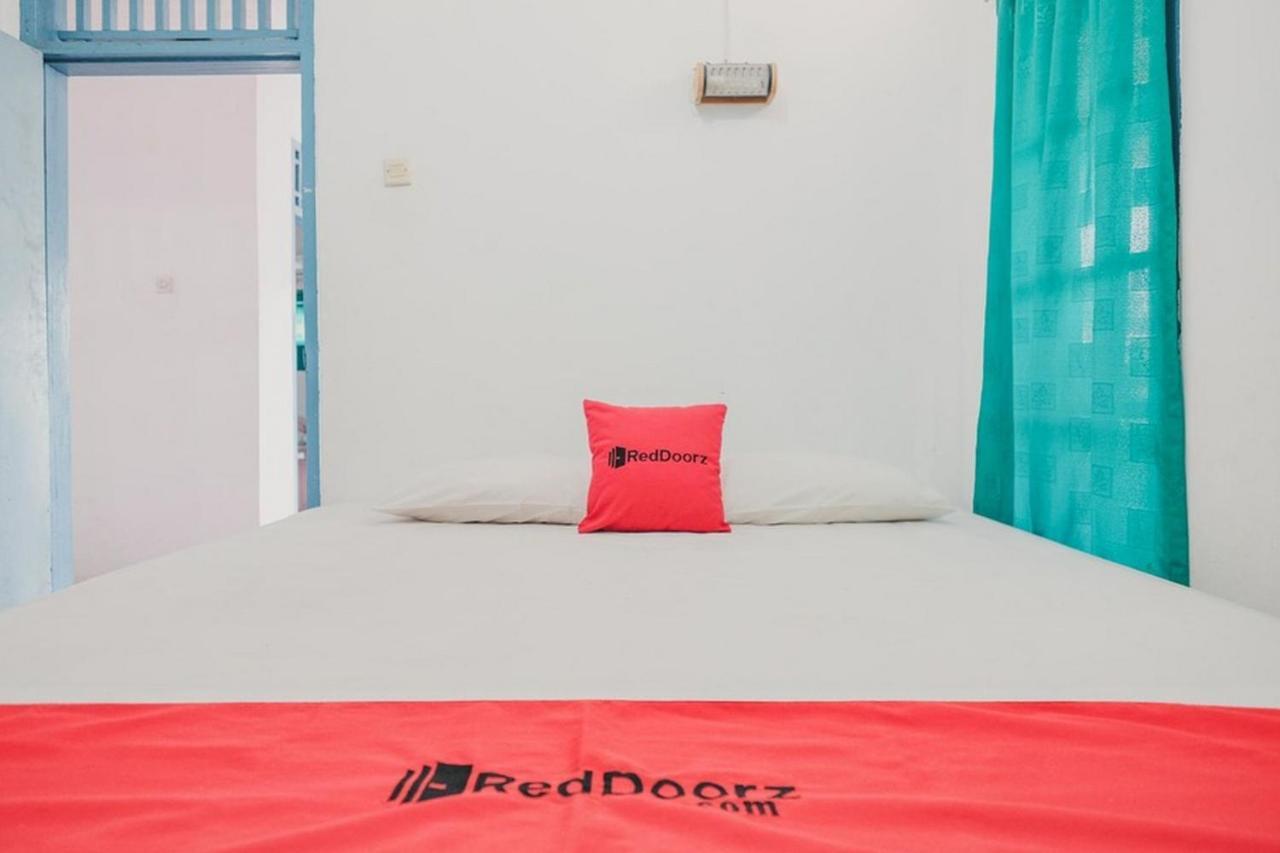 فندق سيرانغفي  Reddoorz Near Pantai Florida Anyer المظهر الخارجي الصورة