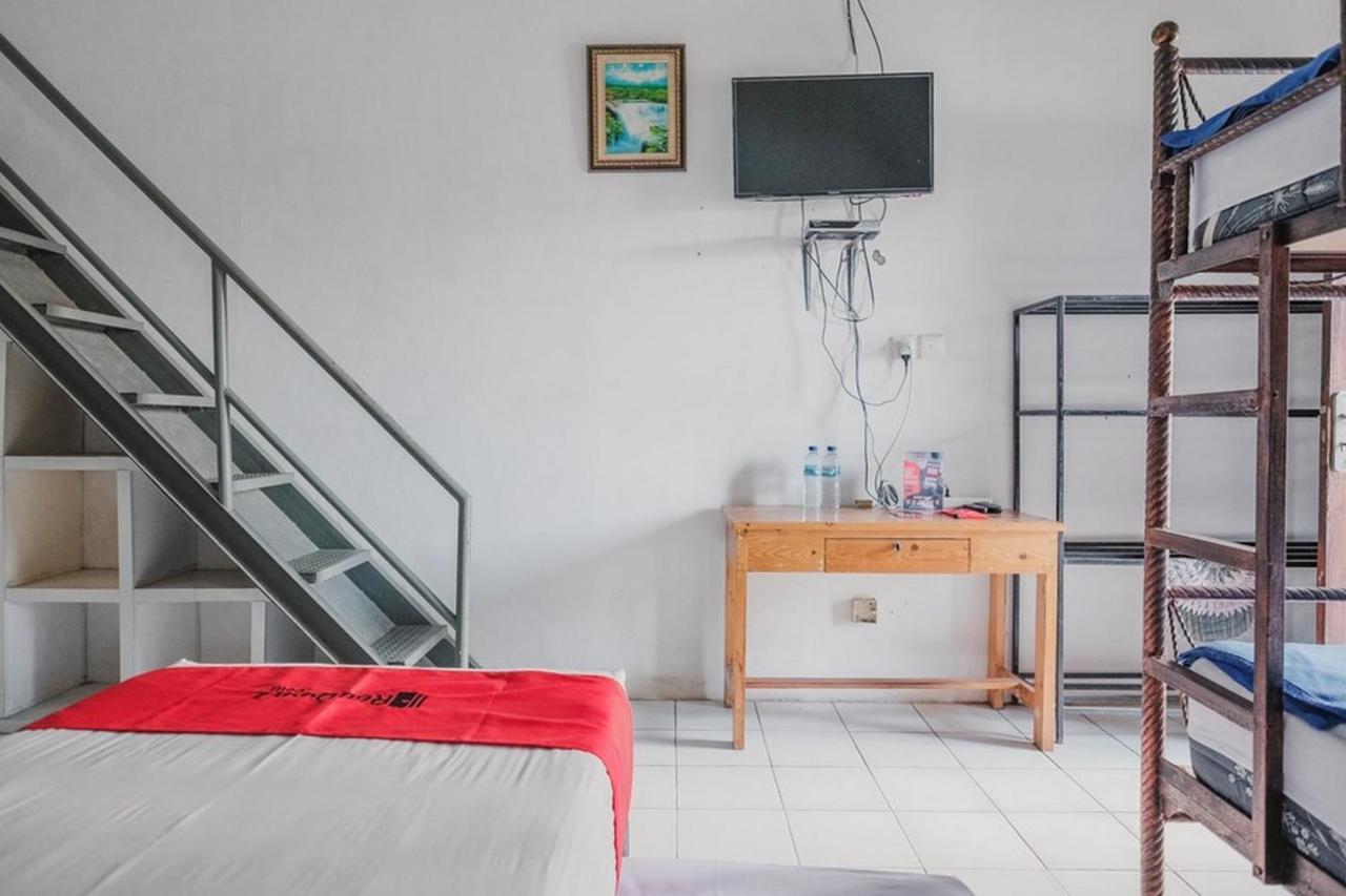 فندق سيرانغفي  Reddoorz Near Pantai Florida Anyer المظهر الخارجي الصورة