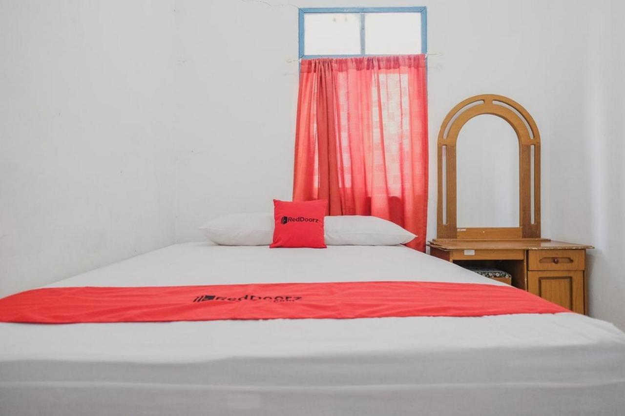 فندق سيرانغفي  Reddoorz Near Pantai Florida Anyer المظهر الخارجي الصورة