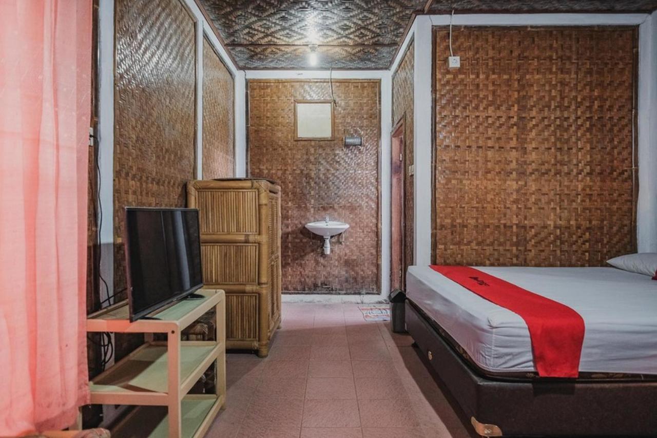 فندق سيرانغفي  Reddoorz Near Pantai Florida Anyer المظهر الخارجي الصورة