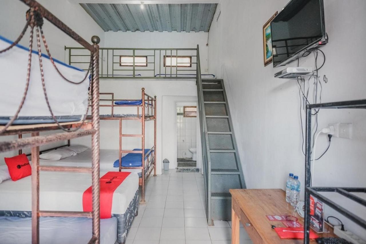 فندق سيرانغفي  Reddoorz Near Pantai Florida Anyer المظهر الخارجي الصورة