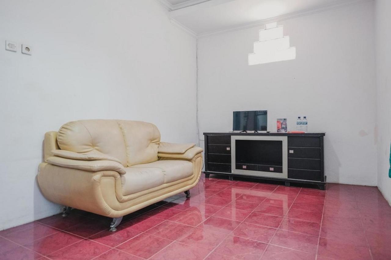 فندق سيرانغفي  Reddoorz Near Pantai Florida Anyer المظهر الخارجي الصورة