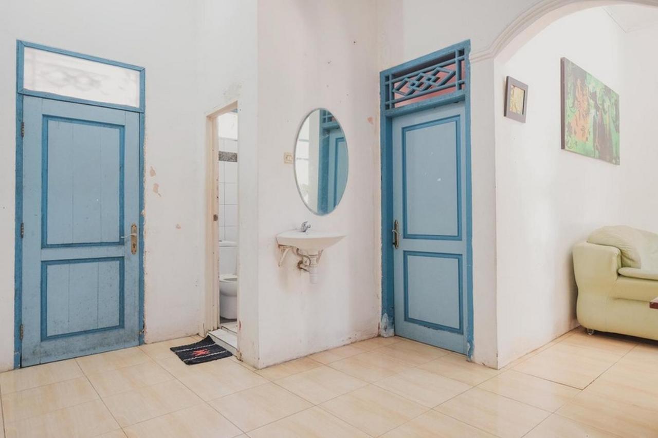فندق سيرانغفي  Reddoorz Near Pantai Florida Anyer المظهر الخارجي الصورة