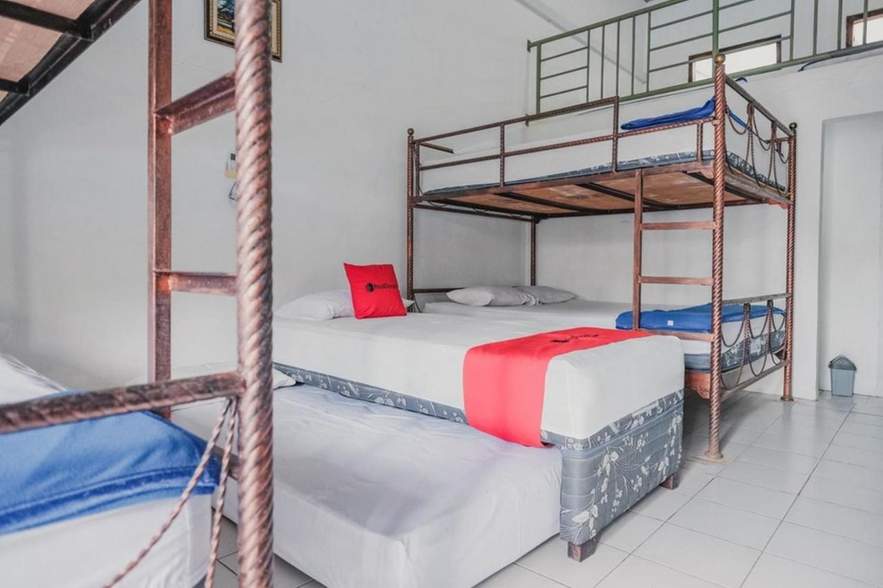 فندق سيرانغفي  Reddoorz Near Pantai Florida Anyer المظهر الخارجي الصورة