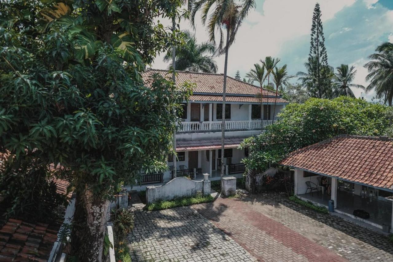 فندق سيرانغفي  Reddoorz Near Pantai Florida Anyer المظهر الخارجي الصورة