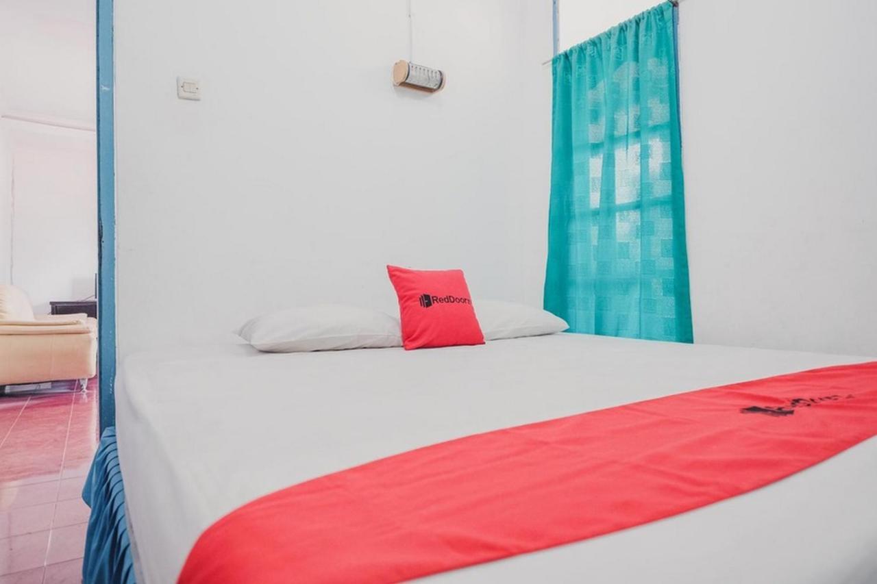 فندق سيرانغفي  Reddoorz Near Pantai Florida Anyer المظهر الخارجي الصورة
