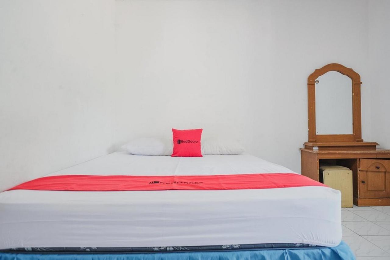 فندق سيرانغفي  Reddoorz Near Pantai Florida Anyer المظهر الخارجي الصورة